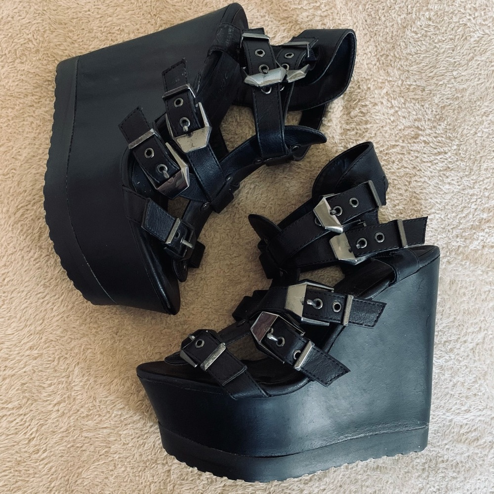 Wild Diva Lounge Black Platform Strappy Wedges